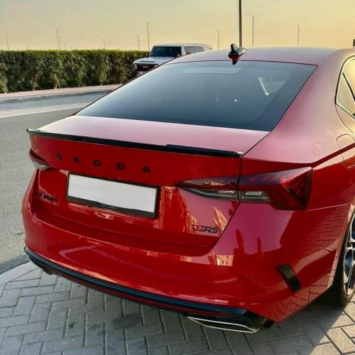 Skoda Octavia VRS Bagaj Üstü Piano Black Spoiler 2020-